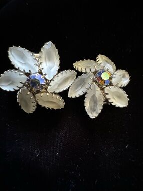 Elegant White Crystal Flower Clip-On Earrings